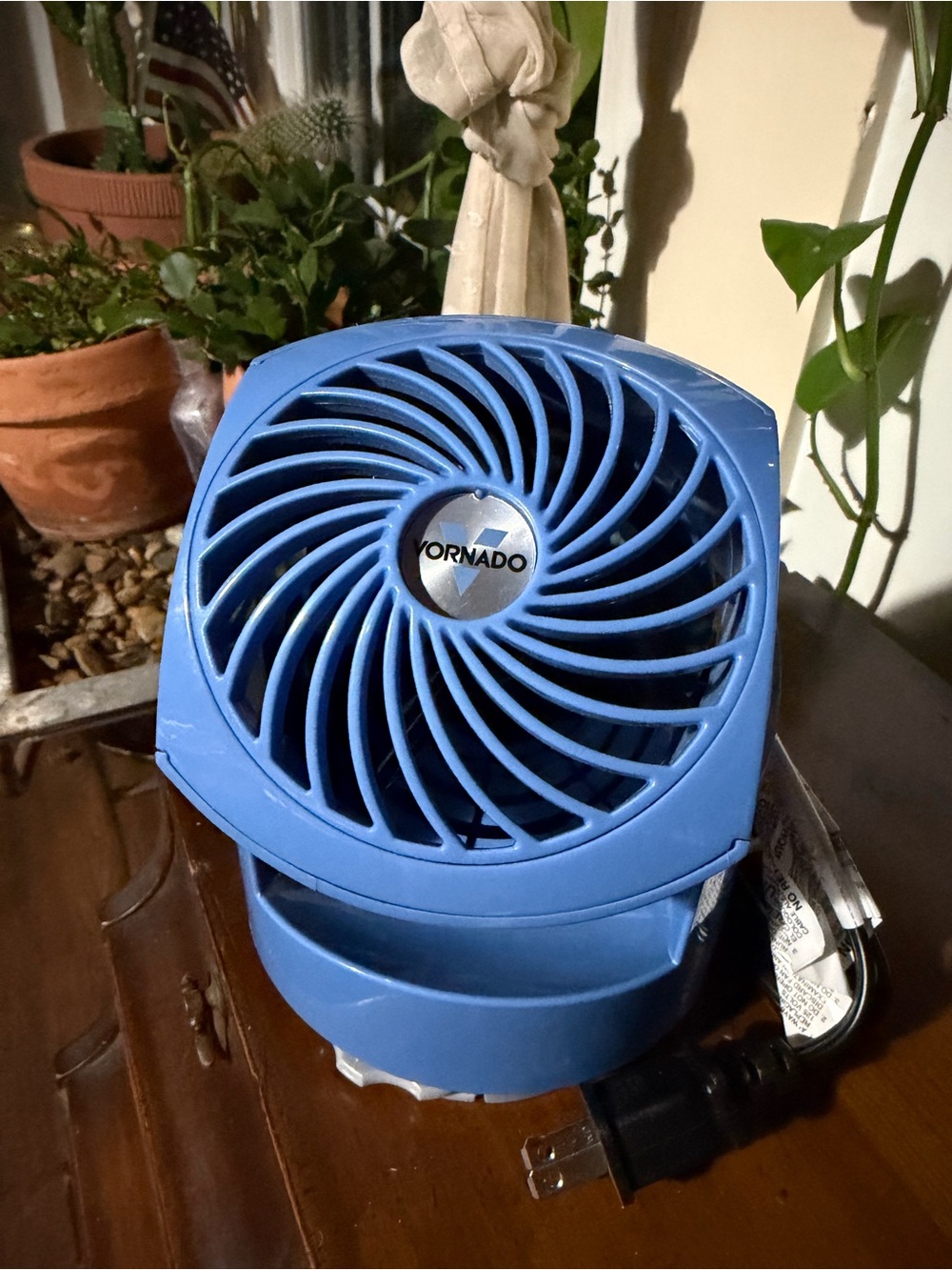Vornado Personal Desk Fan - Blue